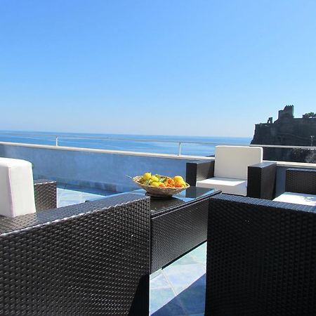 Bed and Breakfast La Terrazza Sul Mare Aci Castello Exterior foto