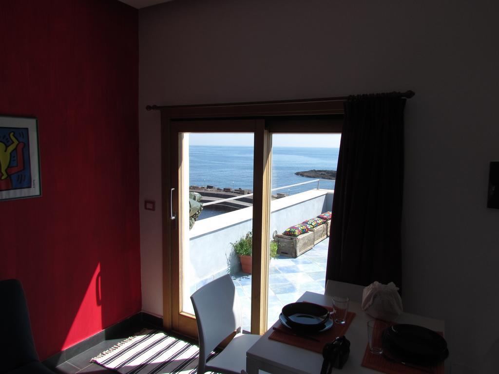 Bed and Breakfast La Terrazza Sul Mare Aci Castello Exterior foto